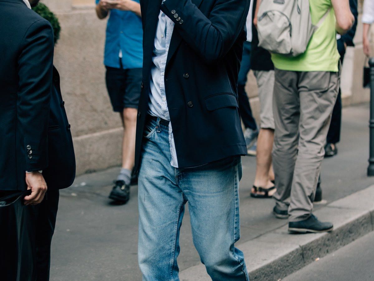 Refined casual outfit for smart menswear shopping decisions